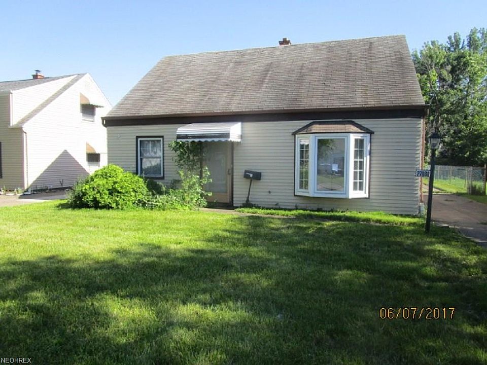 1st image of 27080 Drakefield Ave