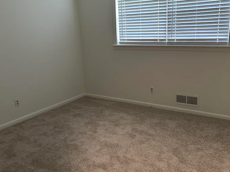 531 Tinker St — Photo 12