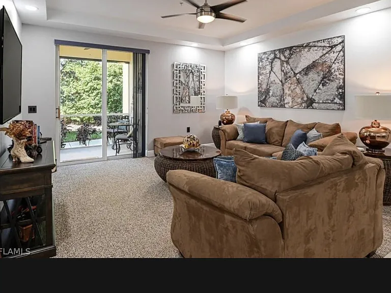 1522 SW 50th St #104 — Photo 5