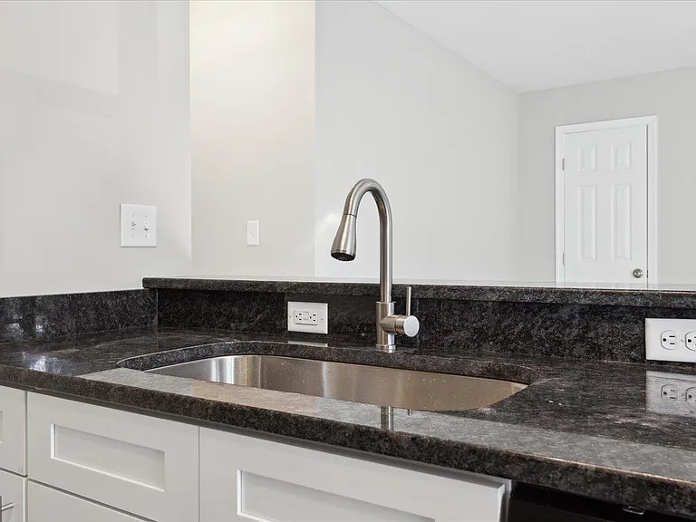 728 A Ave — Photo 10