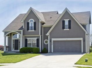 10800 N Randolph Ave, Kansas City, MO 64157