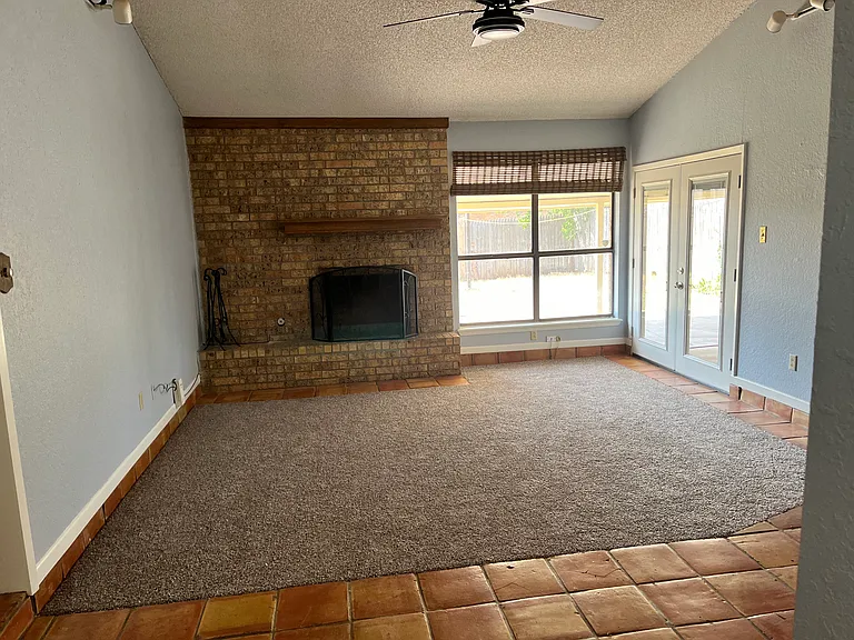 4717 Beall Blvd — Photo 6