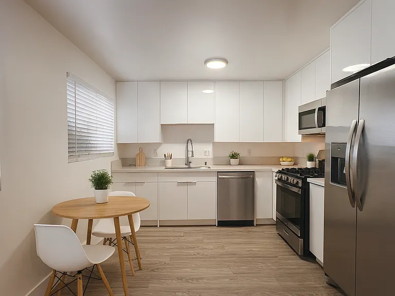 400 N Los Robles Avenue — Photo 17
