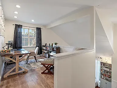 1927 Oak Tree Ln — Photo 10