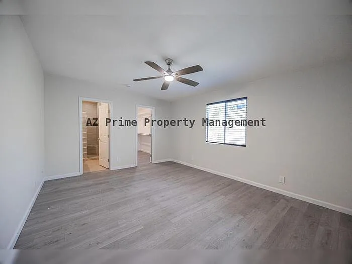 1332 E Whitton Ave — Photo 15