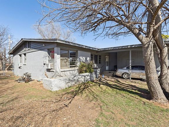 3rd image of 2419 NW Cheyenne Ave