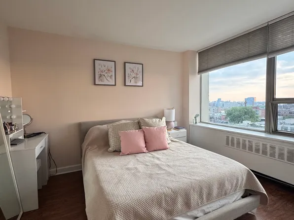 1455 N Sandburg Ter APT 1207, Chicago, IL 60610