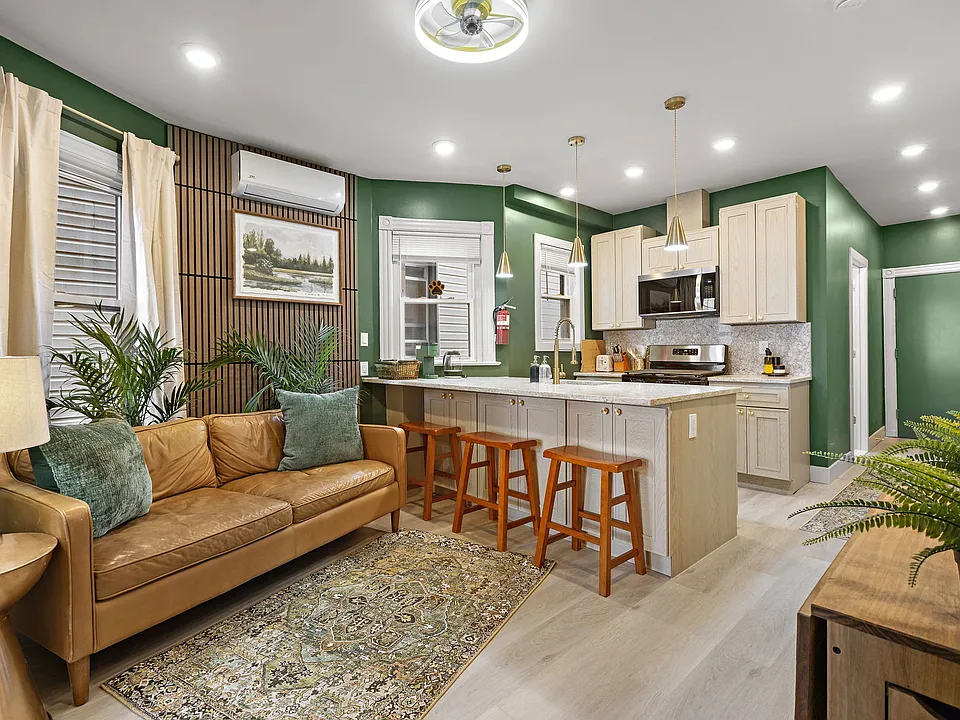 Kitchen & living area