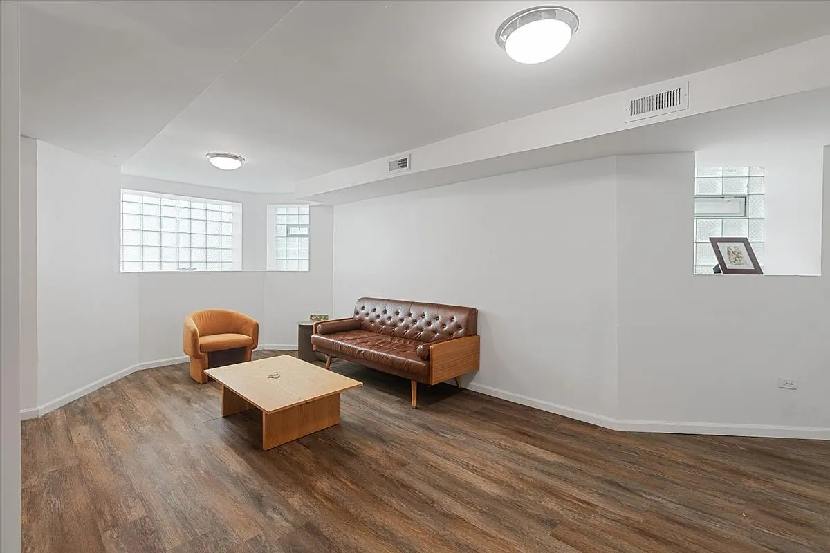 2 bed, 1200 sqft, $1,650 — Photo 4