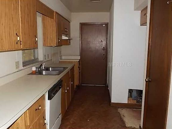 3rd image of 1480 E Euclid Ave