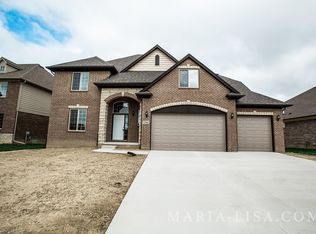 21961 Pinder Ct, Macomb, MI 48044