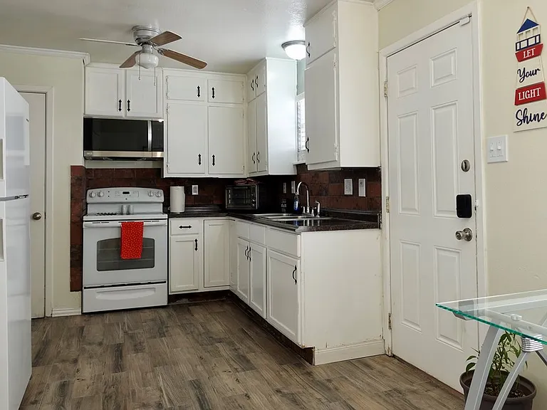 4719 Bowie Dr — Photo 11