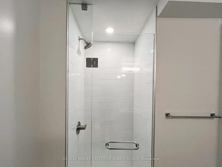 319 Jarvis St #2112 — Photo 8
