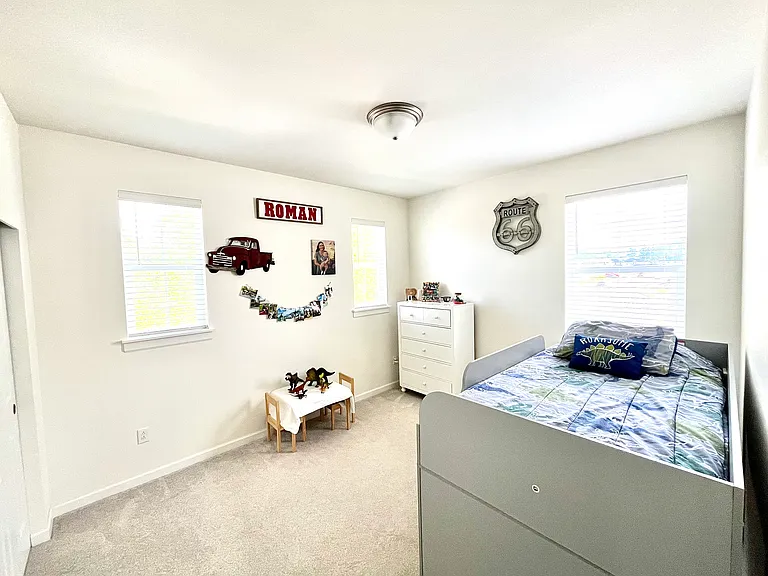 573 McCauley Ave — Photo 11