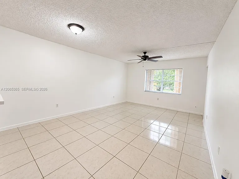 4384 NW 9th Ave #18-2A — Photo 4