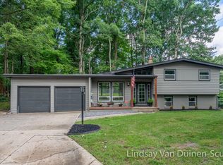 2249 Holliday Dr SW, Wyoming, MI 49519