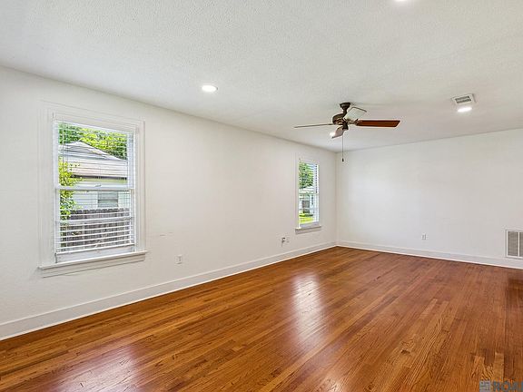 5th image of 425 Riverlon Ave