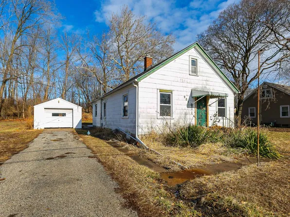 909 Cleveland Rd, Colona, IL 61241