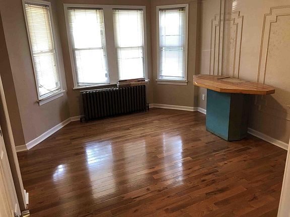 5th image of 399 Cary Ave #1