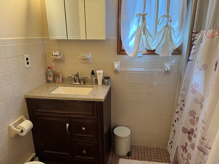 110 Sheridan Sq #A — Photo 9