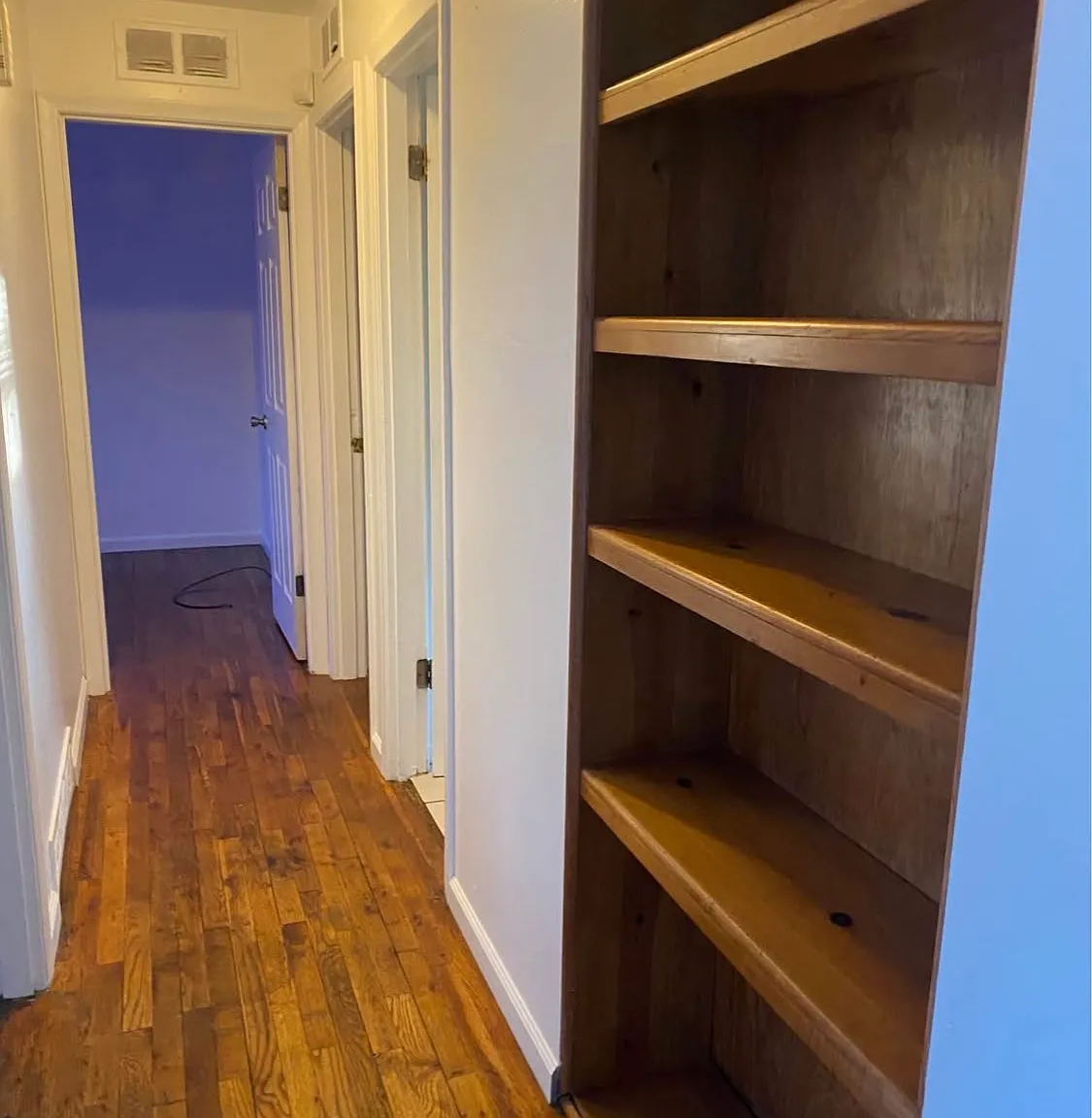 3 bed, 900 sqft, $1,000 — Photo 3