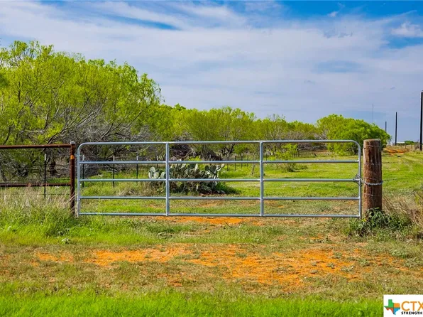 0 Bluntzer Rd, Jourdanton, TX 78026