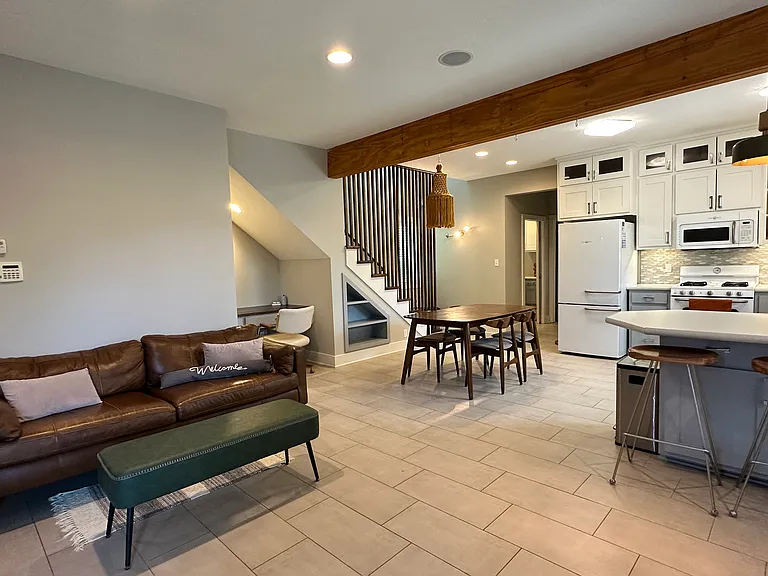 2246 Ohio St — Photo 11