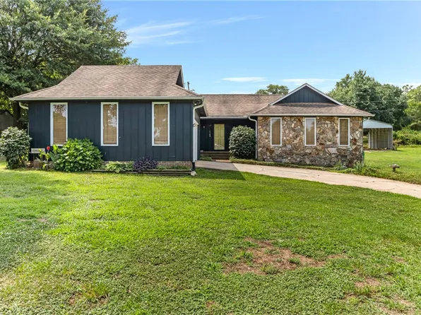 234 Country Gln, Pelzer, SC 29669