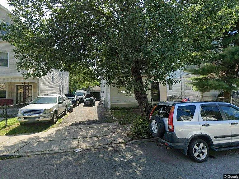 165 Pearl St #C3