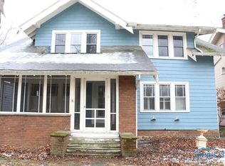 2049 Wildwood Blvd, Toledo, OH 43614