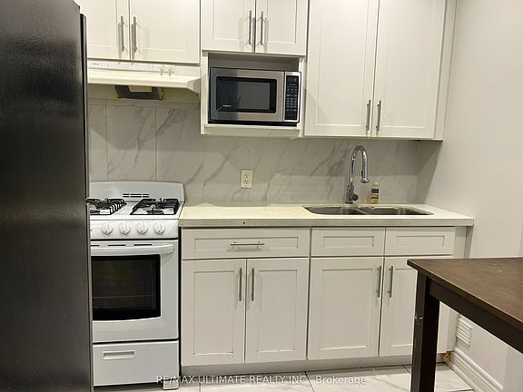 4th image of 5 Roncesvalles Ave #2