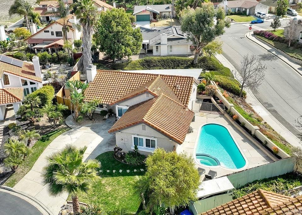 1st image of 1035 Bridle Path Way