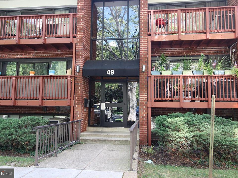 2nd image of 49 Skyhill Rd #1-101-1