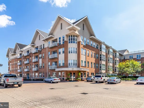 23 Pierside Dr Unit 315, Baltimore, MD 21230