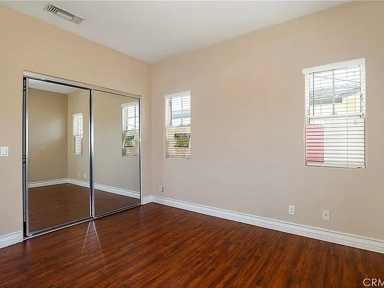 227 Florence Ave — Photo 6