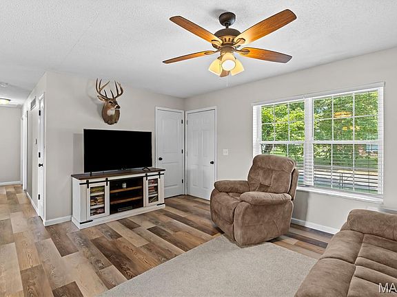 3rd image of 814 Trojan Cir
