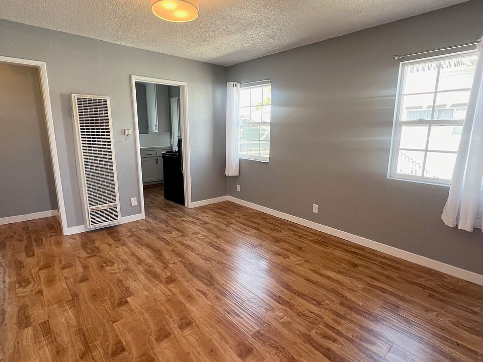 1st image of 1916 6th Ave #1/4