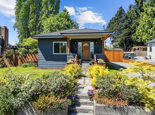 9037 32nd Ave SW, Seattle, WA 98126