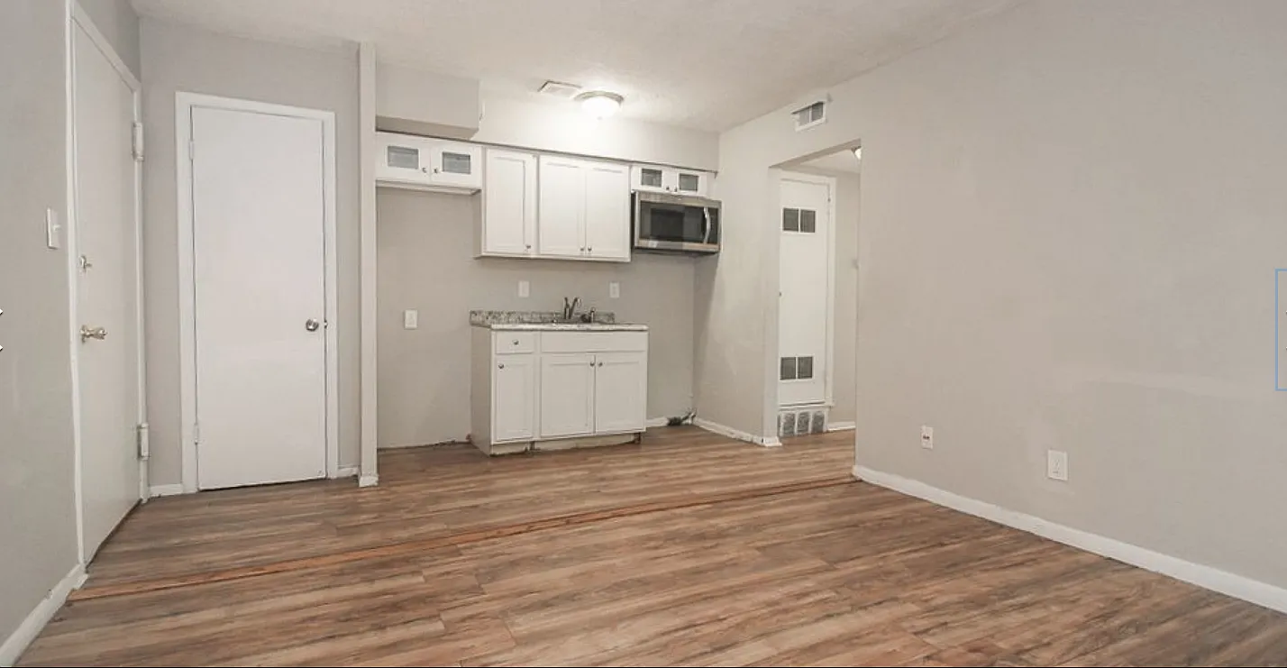 14918 Milverton Road — Photo 3