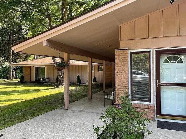 3283 W Kinney Rd, Ludington, MI 49431