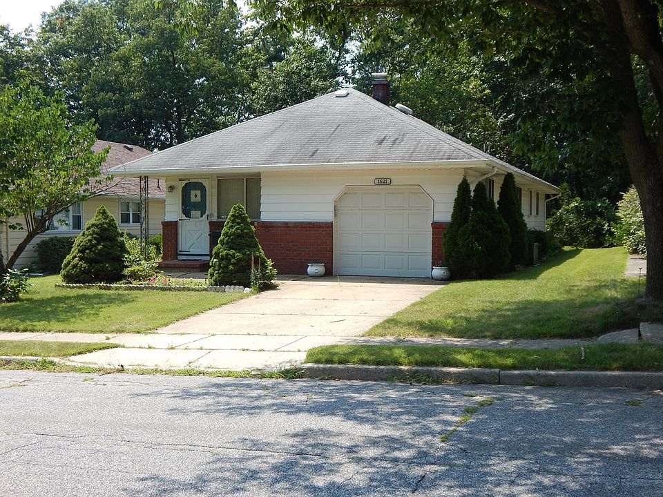 1st image of 1621 Mount Everest Ln