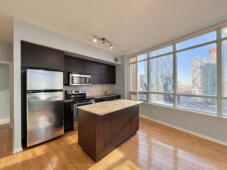 65 Bremner Blvd #1910 — Photo 16