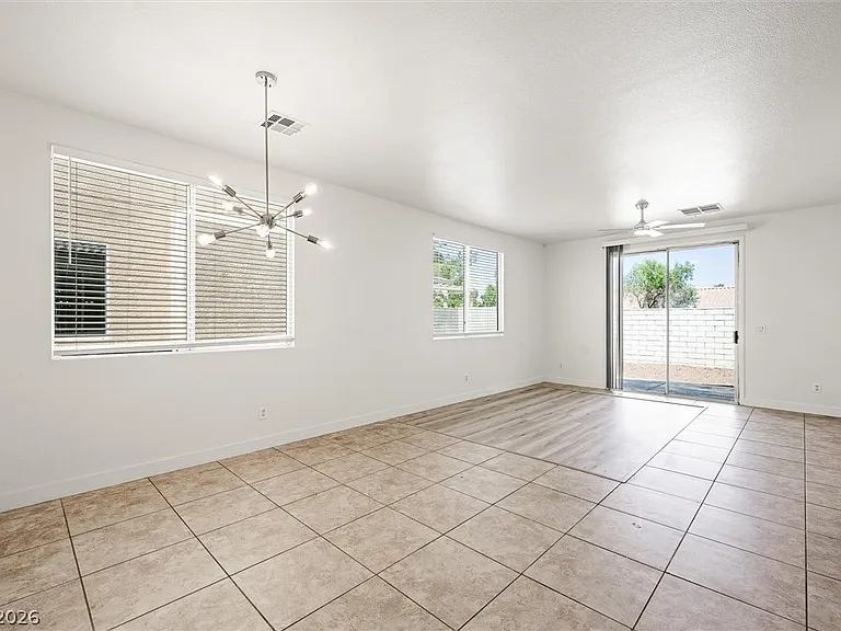 5618 Indian Springs St — Photo 10