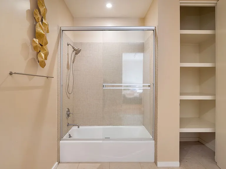 12411 Pacific Ave #101 — Photo 32
