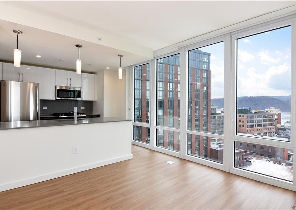 1st image of 50 Nepperhan St APT 1001