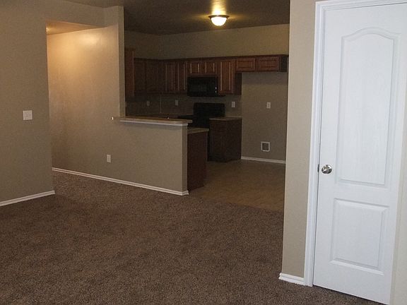 3rd image of 4709 SE 77th St