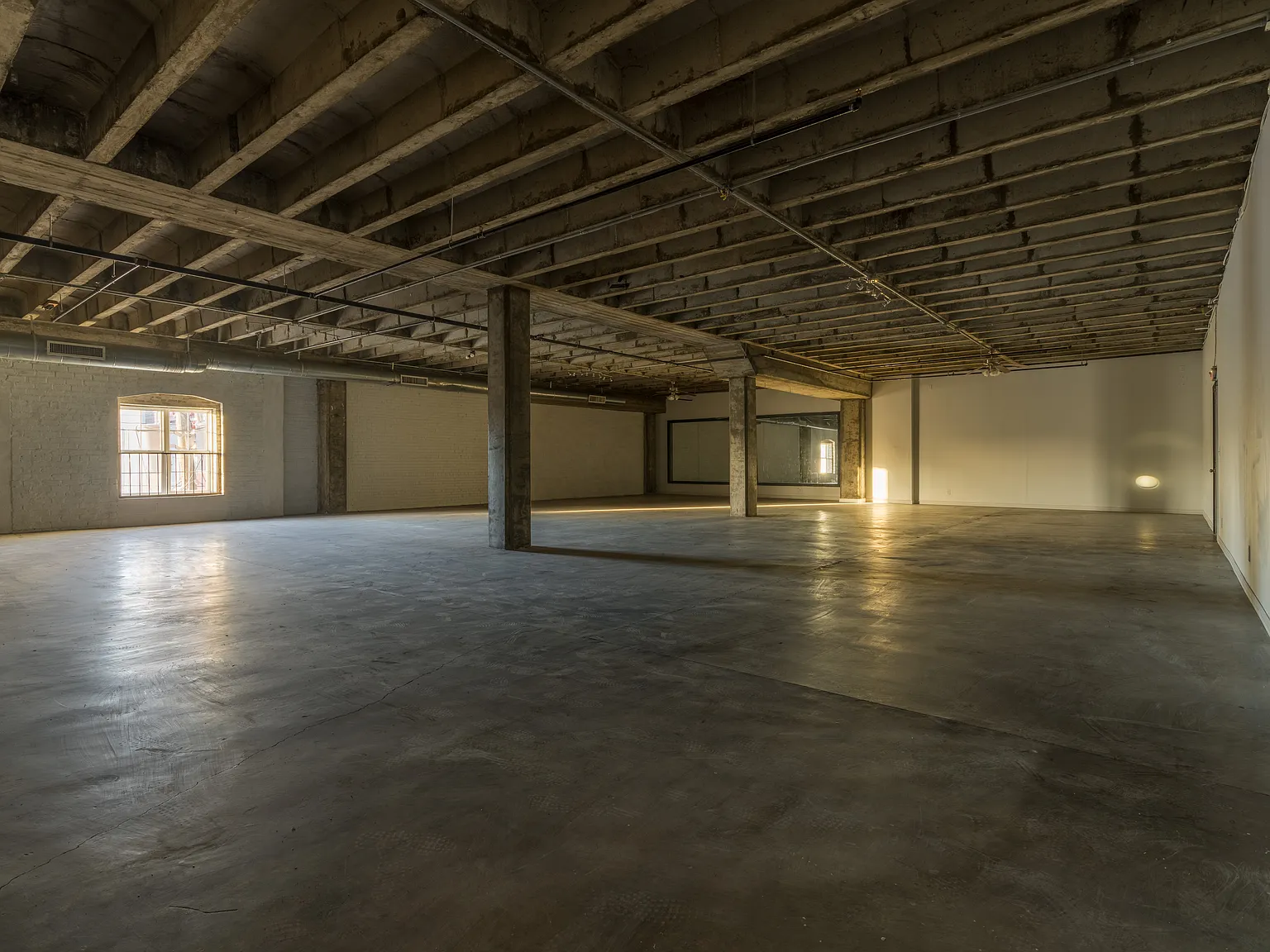 Studio, 3000 sqft, $4,950 — Photo 4