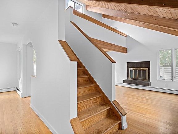 4th image of 60 Garden St #G