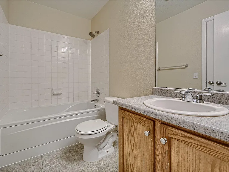 18817 E 57th Pl #A — Photo 9