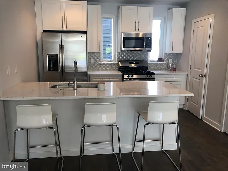444 Kingsley St #444 — Photo 8